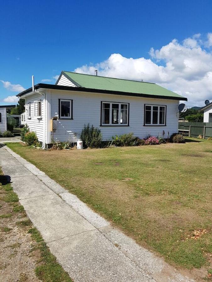 Mountains Edge Cabins Monowai 外观 照片