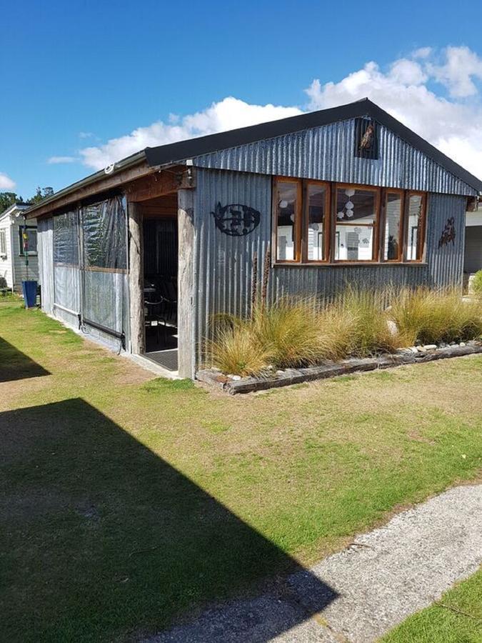 Mountains Edge Cabins Monowai 外观 照片