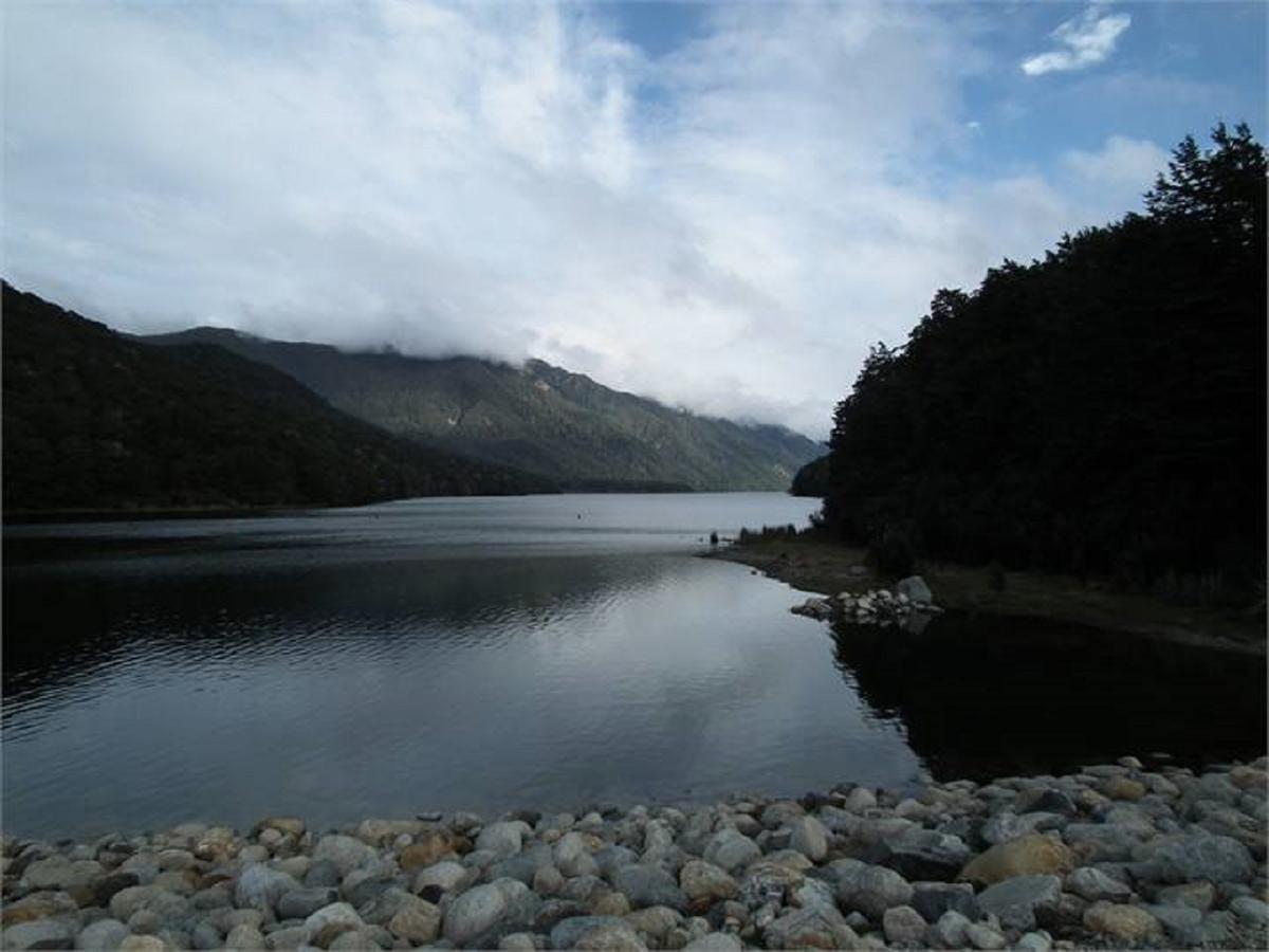 Mountains Edge Cabins Monowai 外观 照片