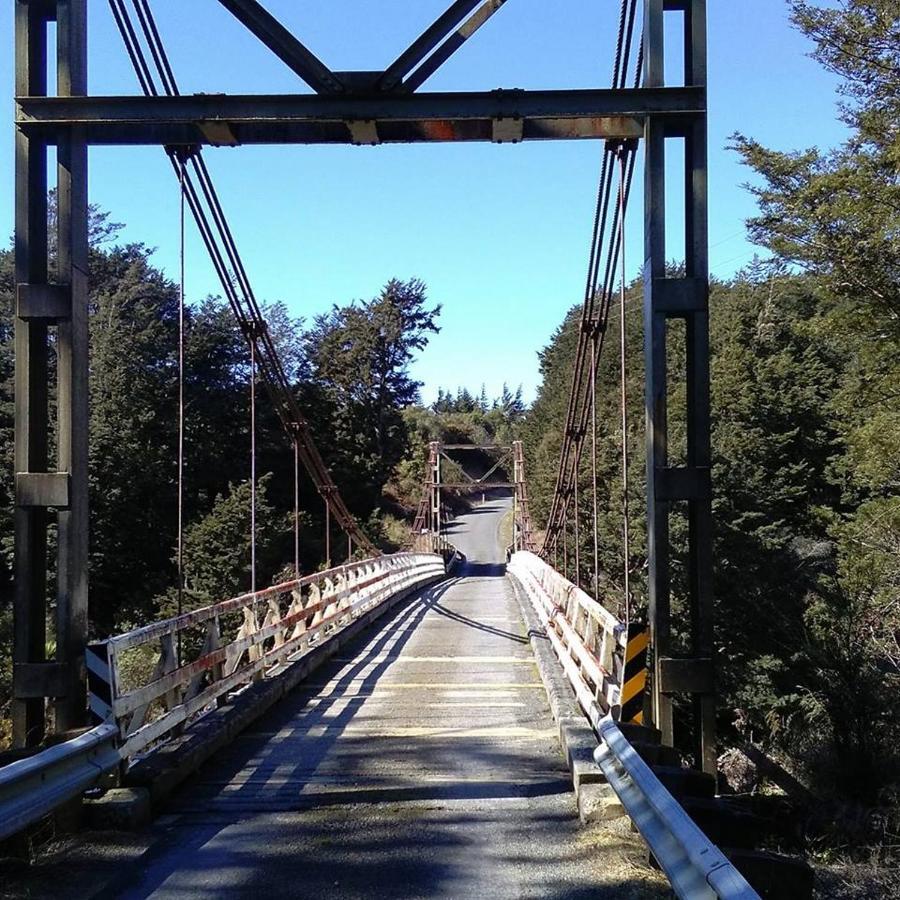 Mountains Edge Cabins Monowai 外观 照片