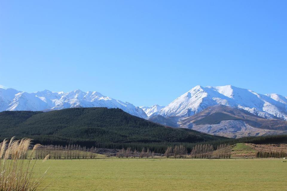 Mountains Edge Cabins Monowai 外观 照片